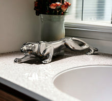 Load image into Gallery viewer, Leopard Statue Decoration