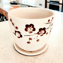 Load image into Gallery viewer, 4" Planter with Saucer - Flower