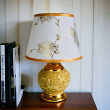 Load image into Gallery viewer, Ceramic Table Lamp