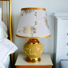 Load image into Gallery viewer, Ceramic Table Lamp