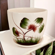 Load image into Gallery viewer, 4&quot; Planter with Saucer - Green
