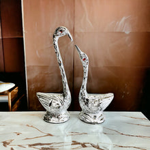 Load image into Gallery viewer, Pair of Swans - Silver 18.5cm
