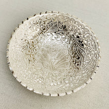 Load image into Gallery viewer, Silver Bowl Set
